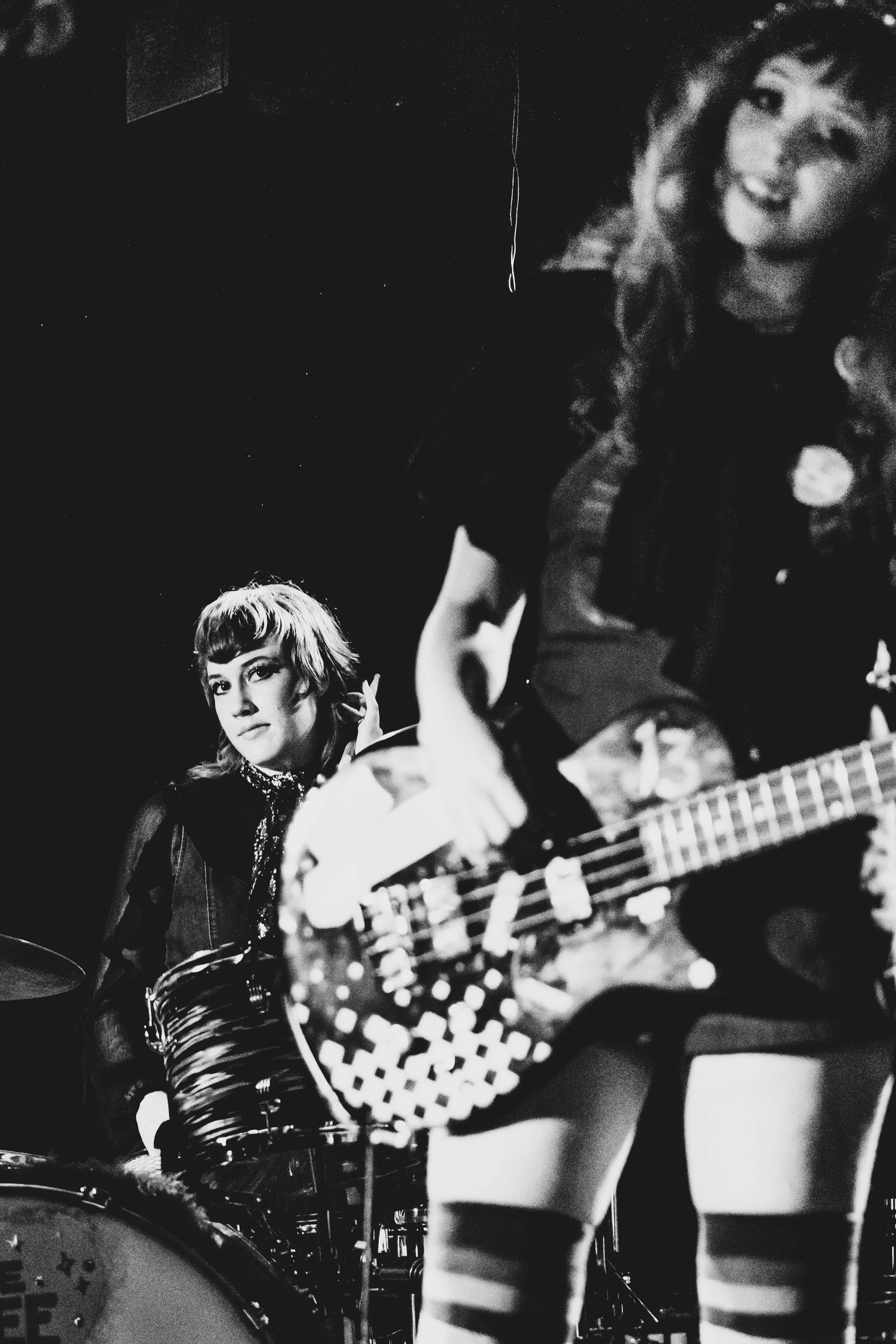 knee his EB GR BW-41.jpg