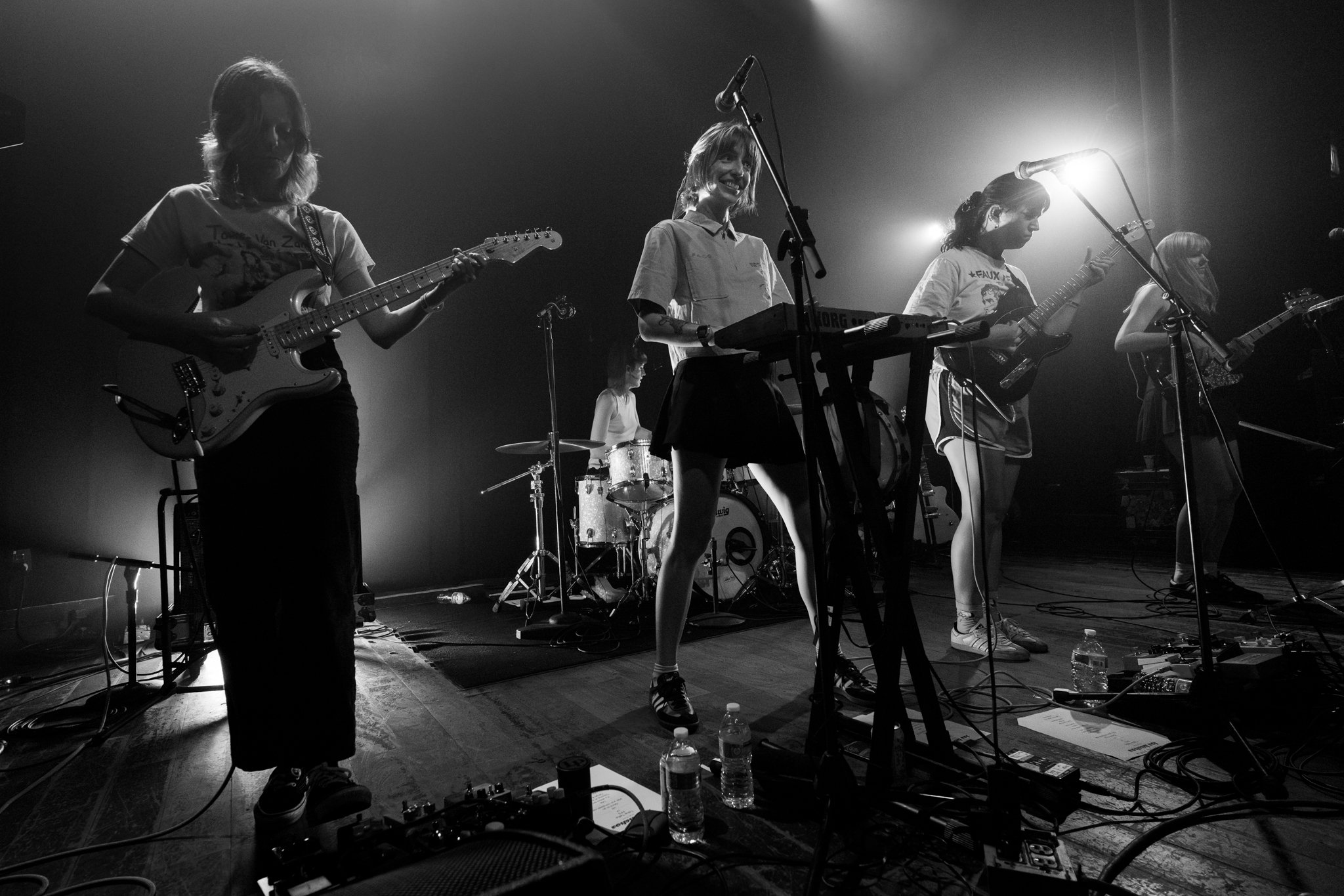 los bitchos LH bw-101.jpg