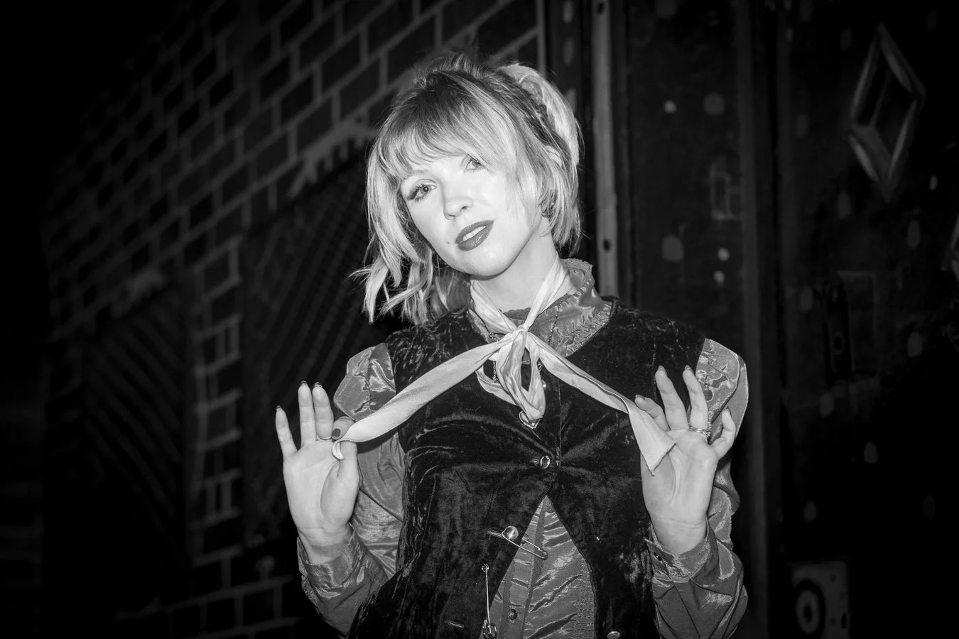 knee-his burlington bw-2.jpg