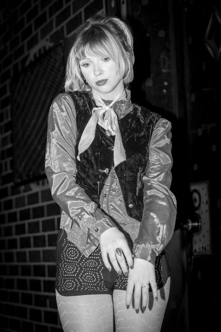 knee-his burlington bw-4.jpg