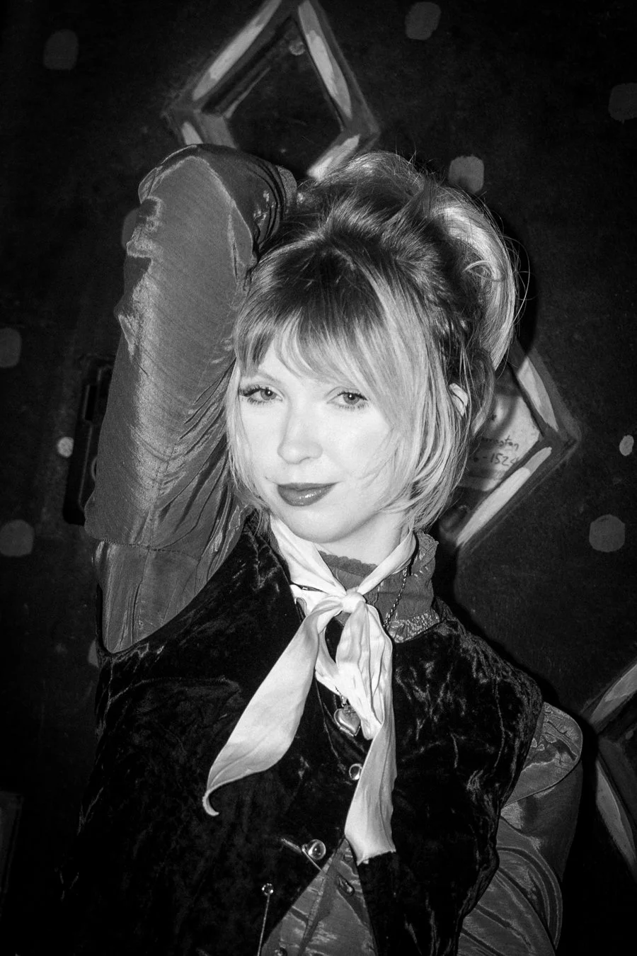 knee-his burlington bw-6.jpg