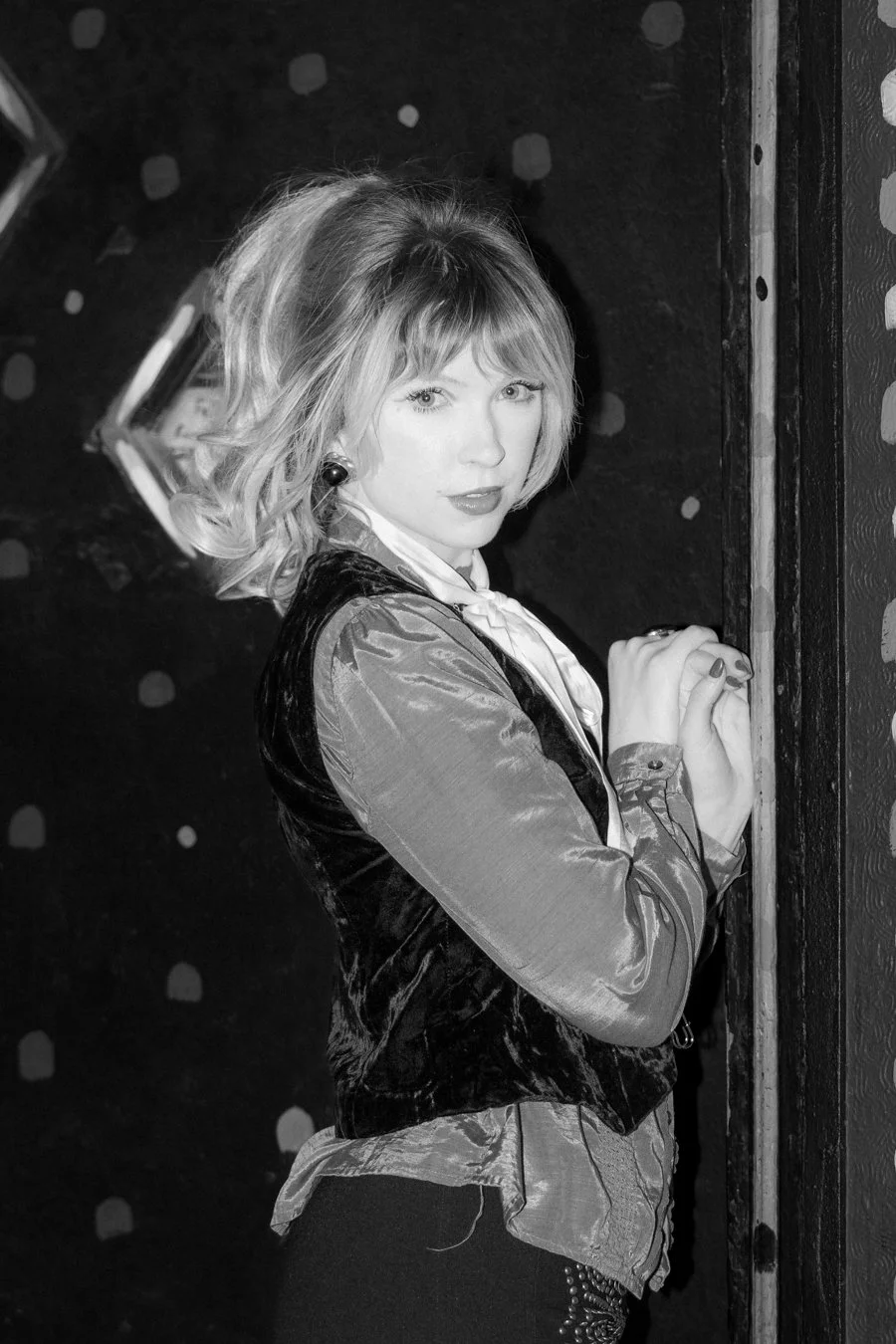 knee-his burlington bw-13.jpg