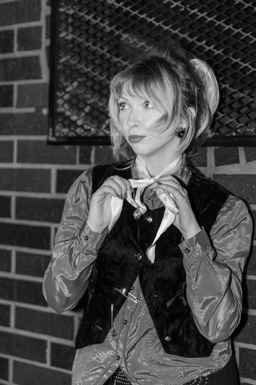 knee-his burlington bw-17.jpg