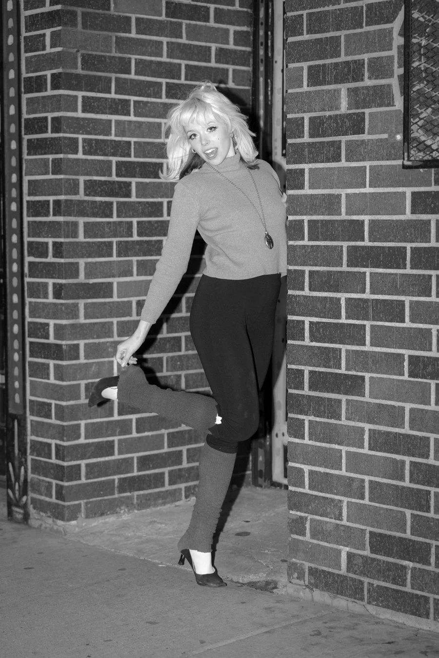 knee-his burlington bw-50.jpg