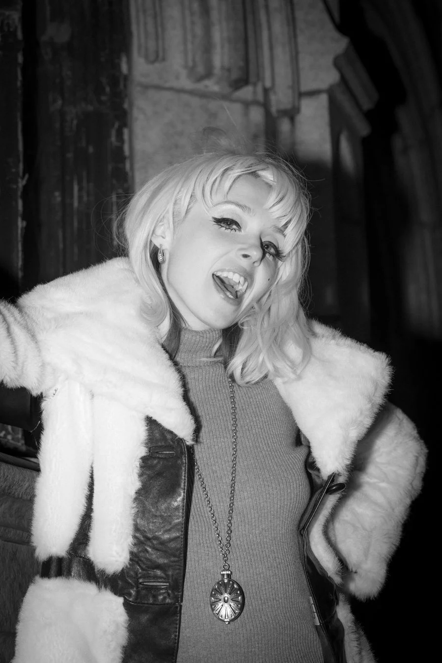 knee-his burlington bw-64.jpg