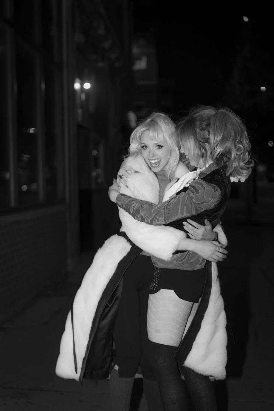 knee-his burlington bw-75.jpg