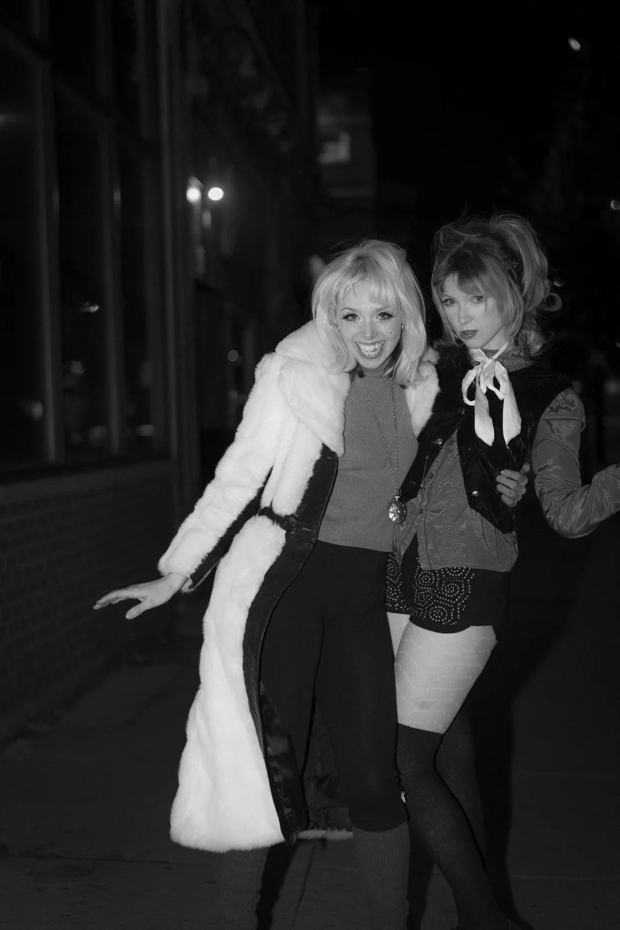 knee-his burlington bw-80.jpg