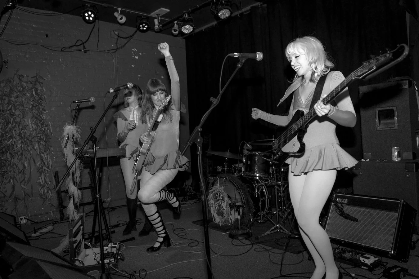 knee-his burlington bw-132.jpg