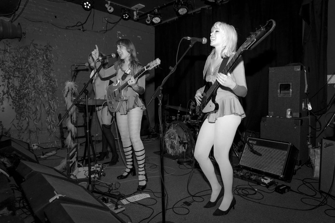 knee-his burlington bw-136.jpg