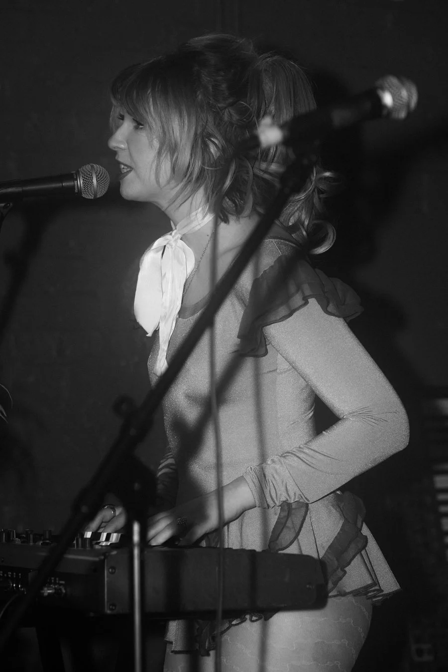 knee-his burlington bw-139.jpg