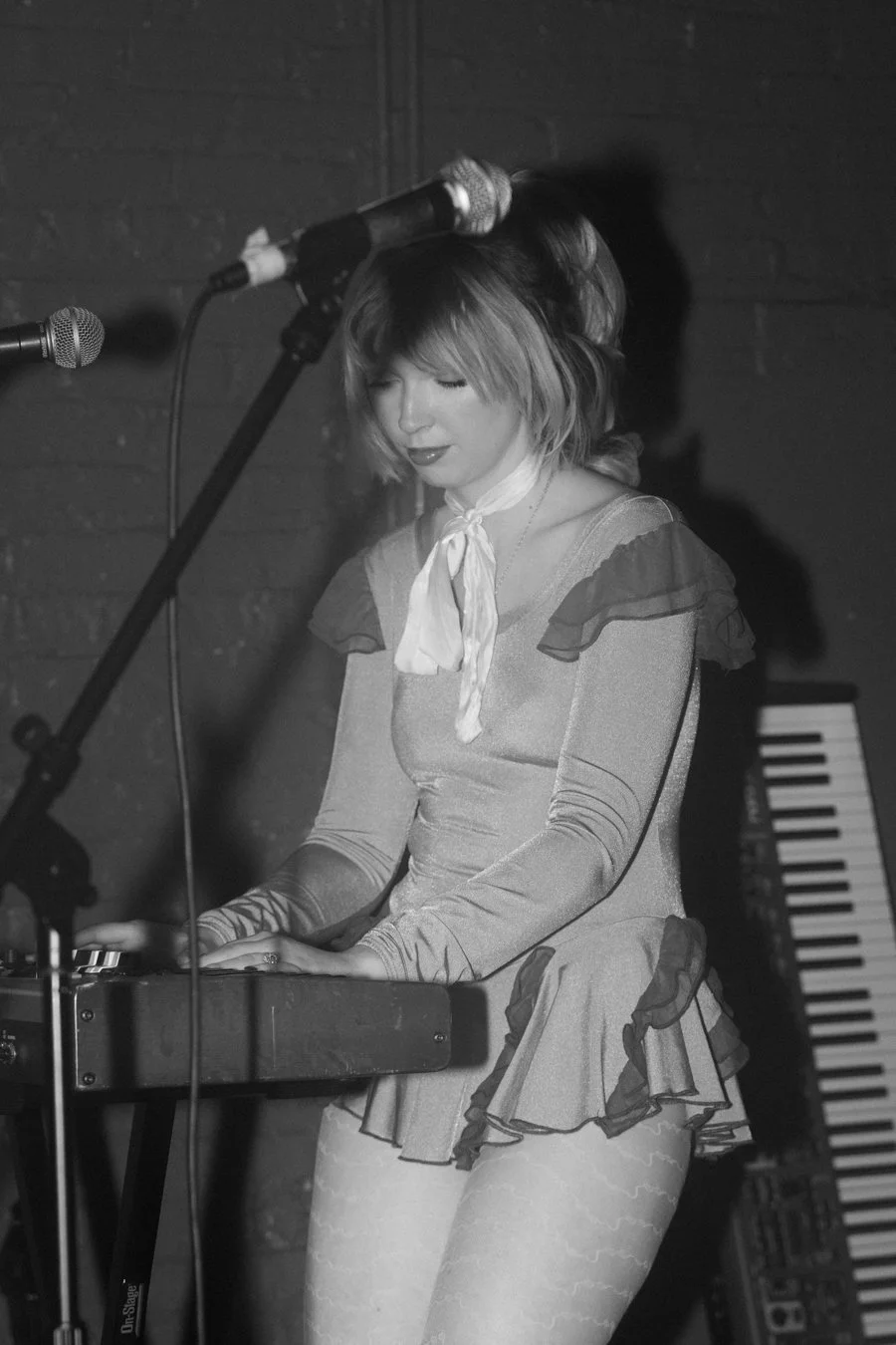 knee-his burlington bw-146.jpg