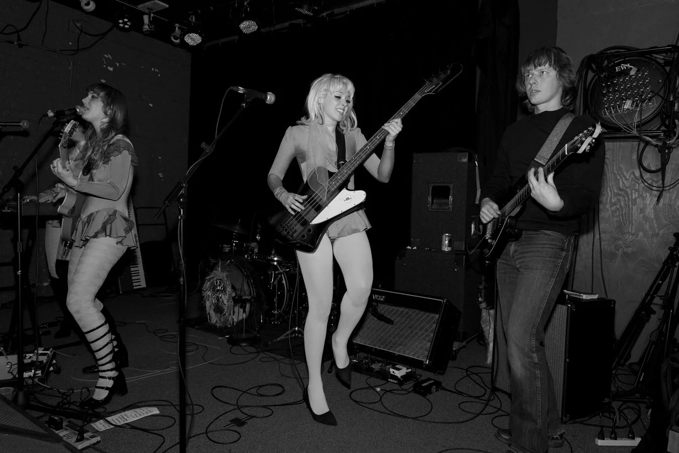 knee-his burlington bw-152.jpg