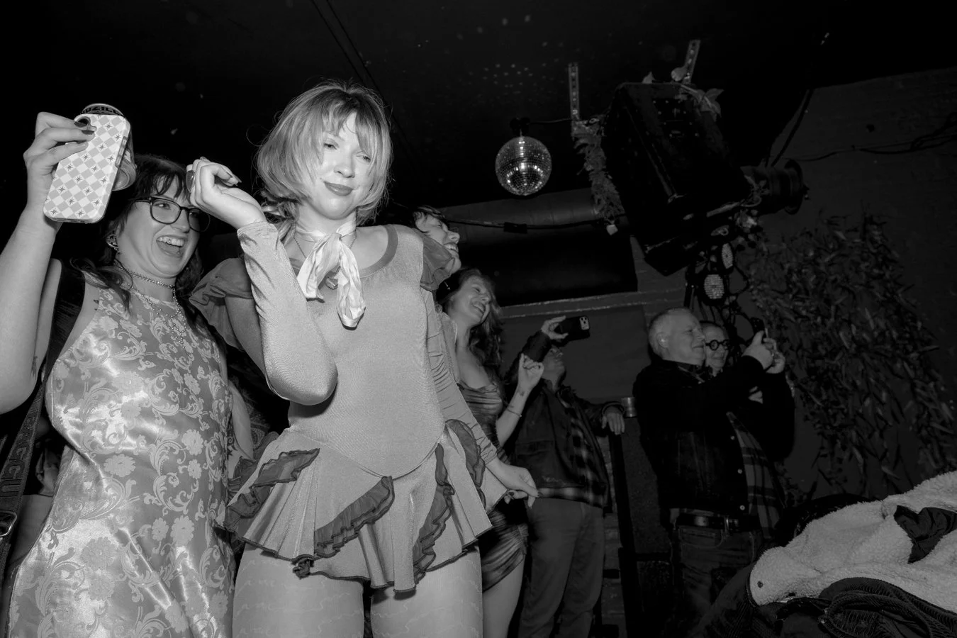 knee-his burlington bw-165.jpg