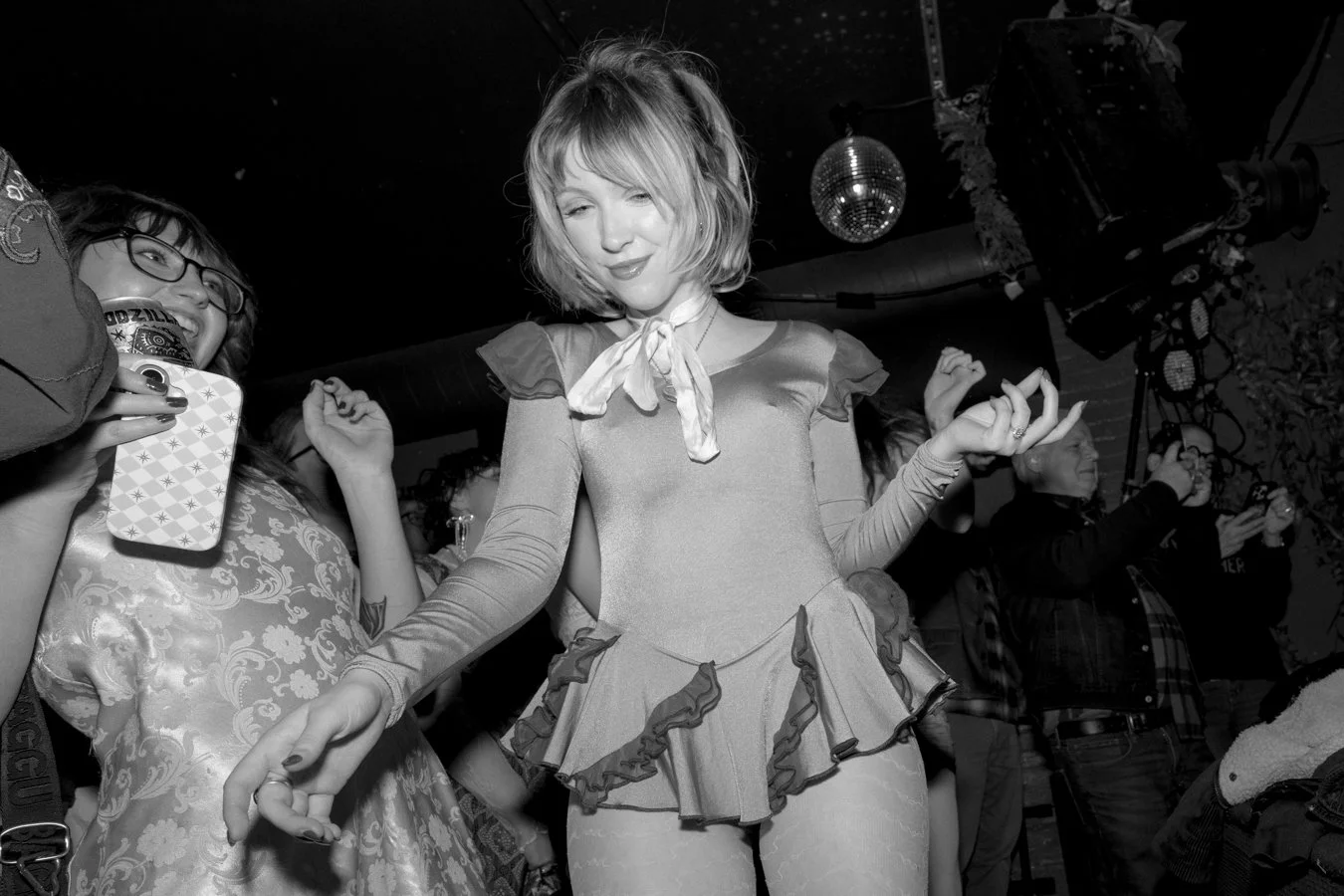 knee-his burlington bw-168.jpg