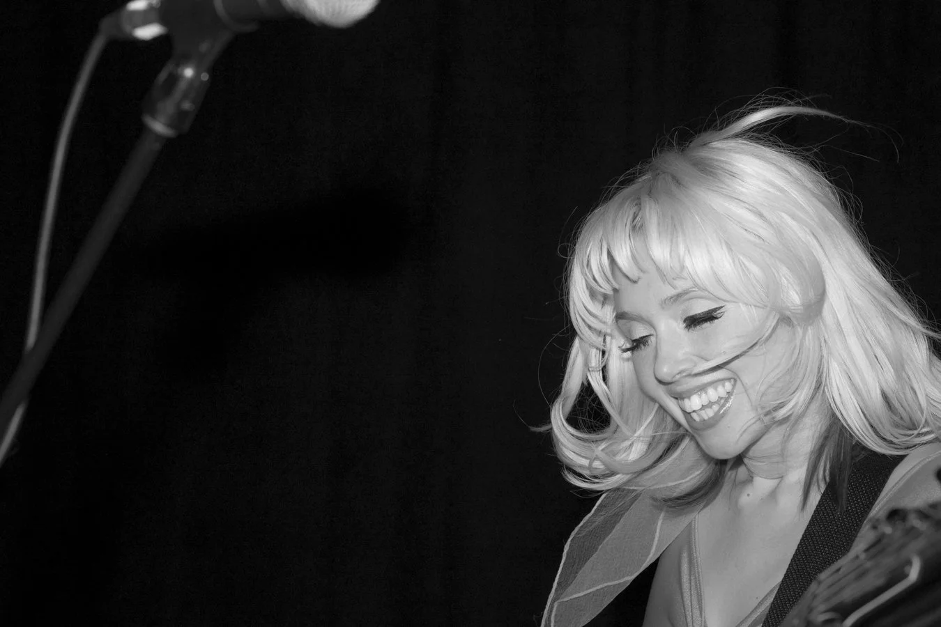 knee-his burlington bw-200.jpg