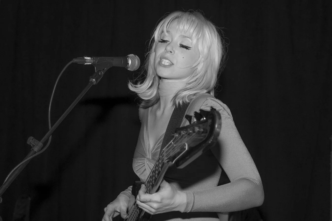 knee-his burlington bw-207.jpg