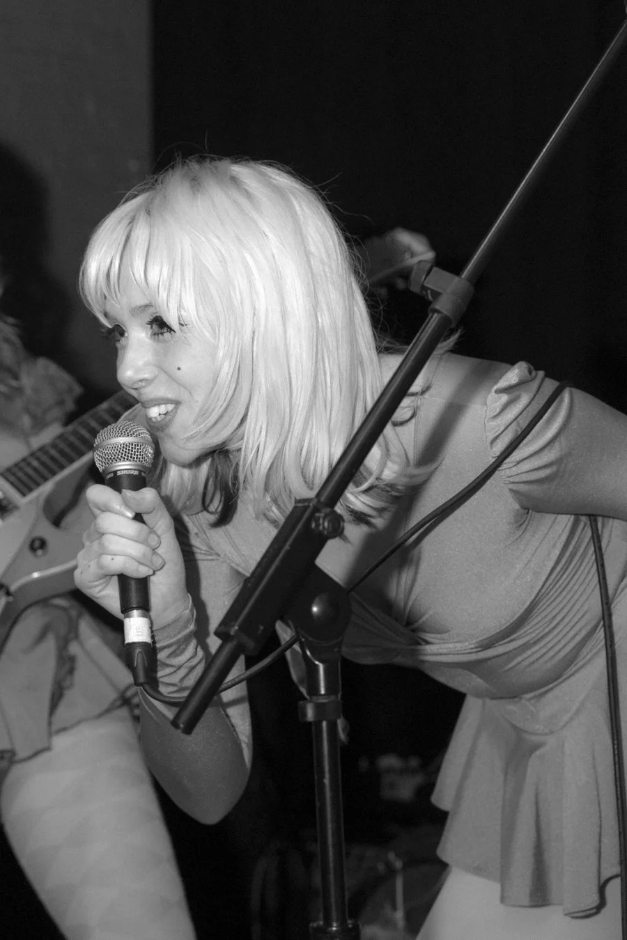 knee-his burlington bw-223.jpg