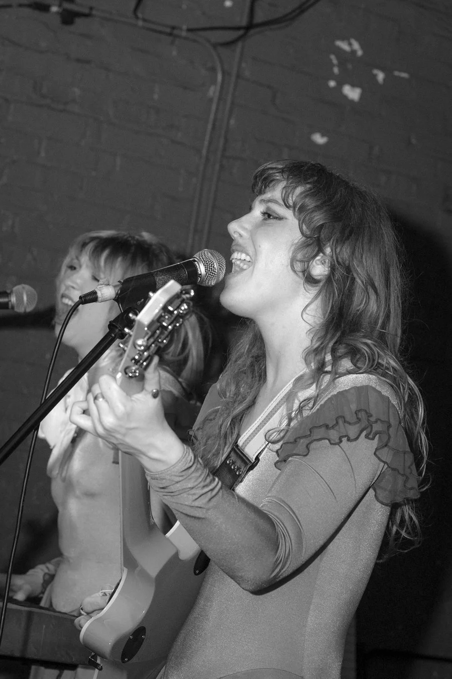 knee-his burlington bw-230.jpg