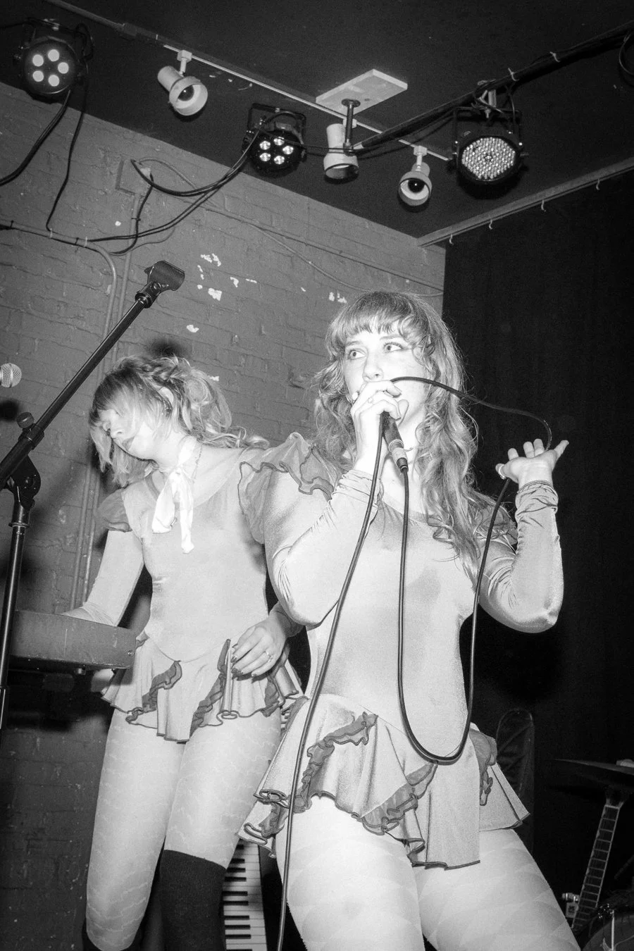 knee-his burlington bw-237.jpg