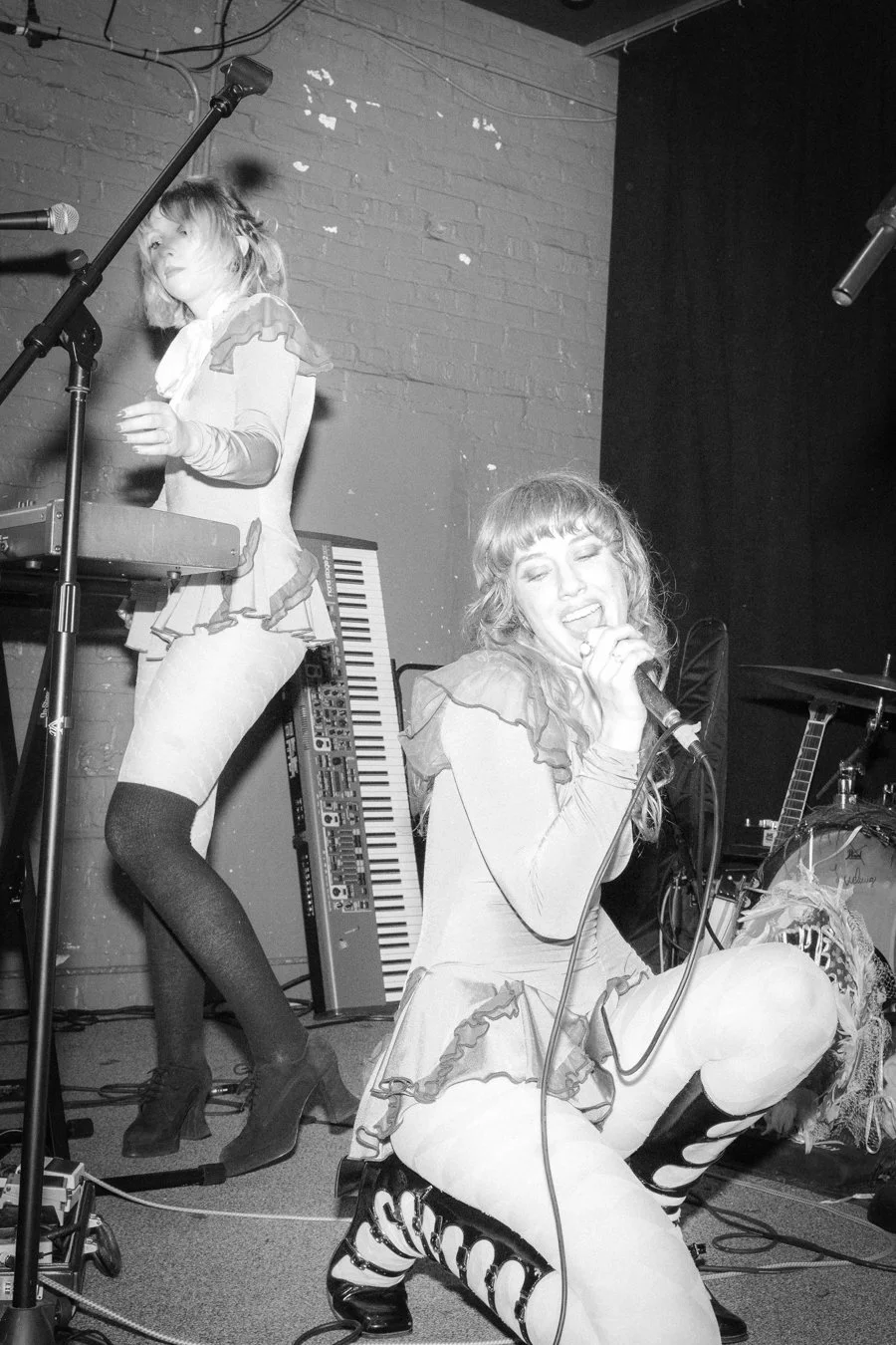 knee-his burlington bw-238.jpg