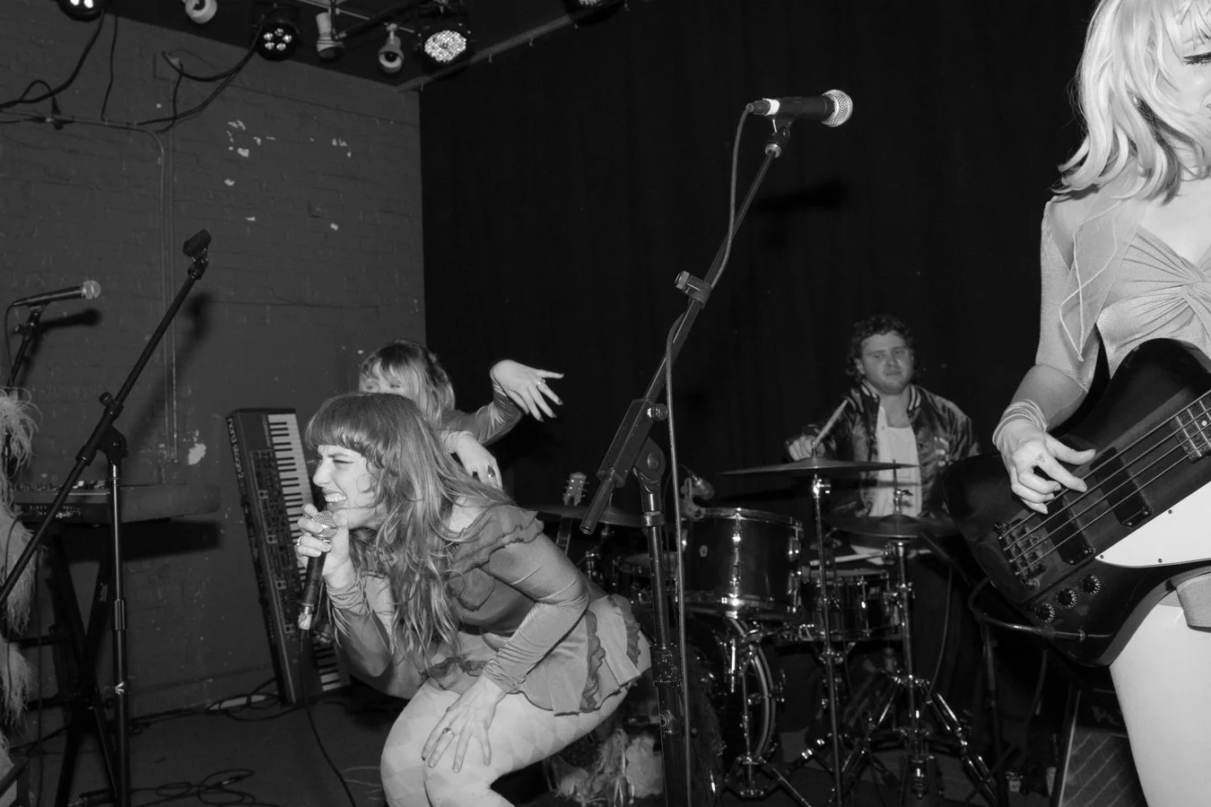 knee-his burlington bw-264.jpg