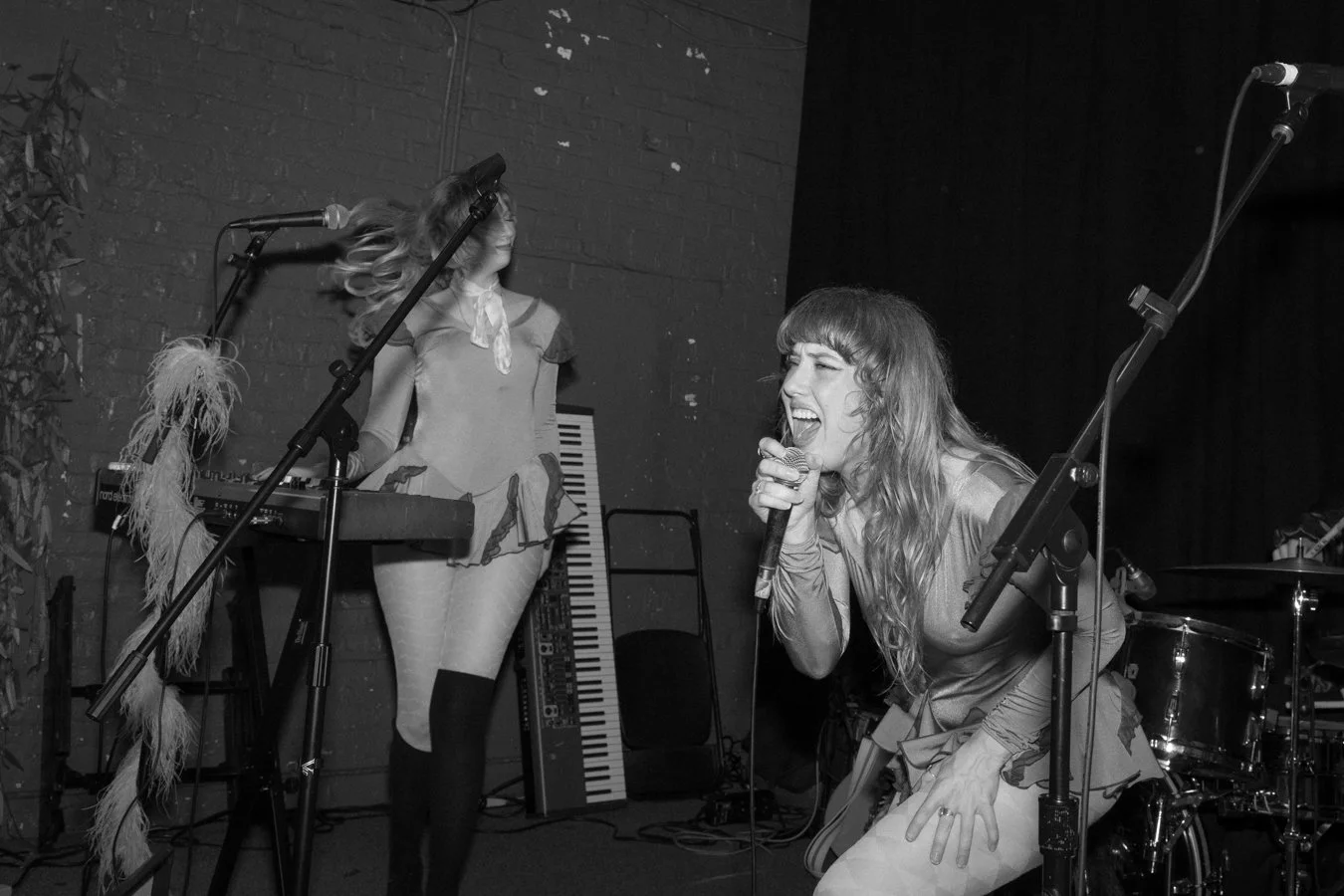 knee-his burlington bw-265.jpg