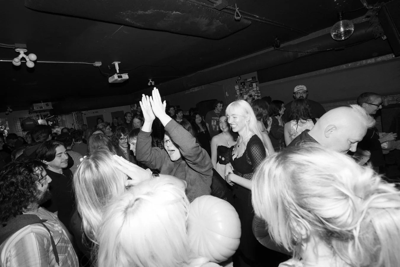 knee-his burlington bw-285.jpg