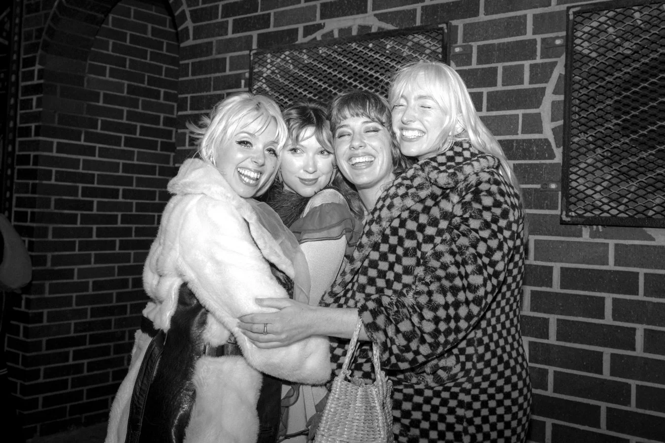 knee-his burlington bw-286.jpg