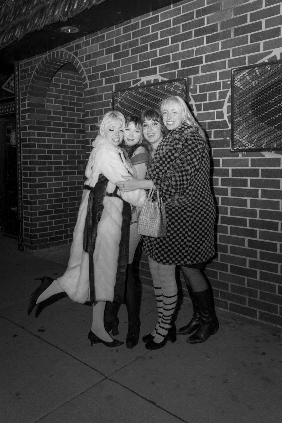 knee-his burlington bw-289.jpg