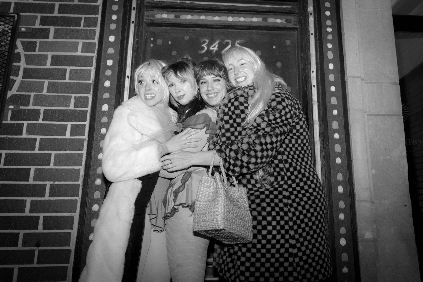 knee-his burlington bw-290.jpg