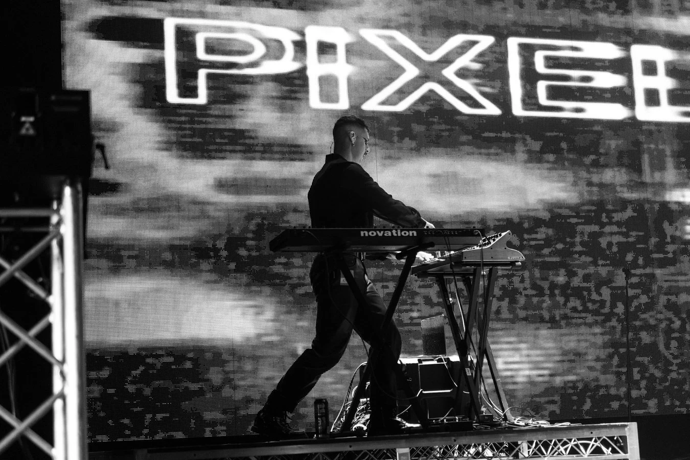 pixel grip SS bw-54.jpg