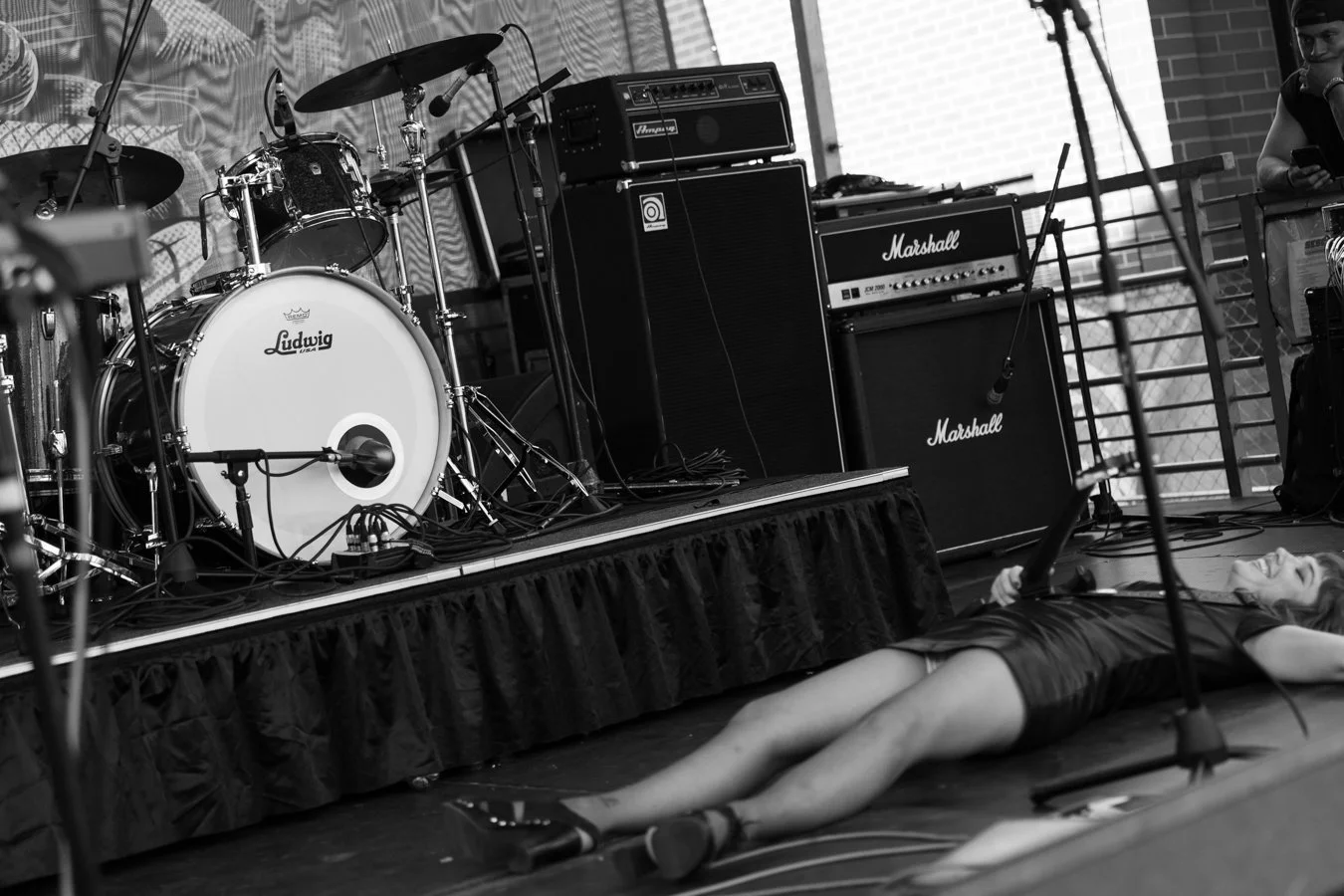 knee-his moto BW -208.jpg