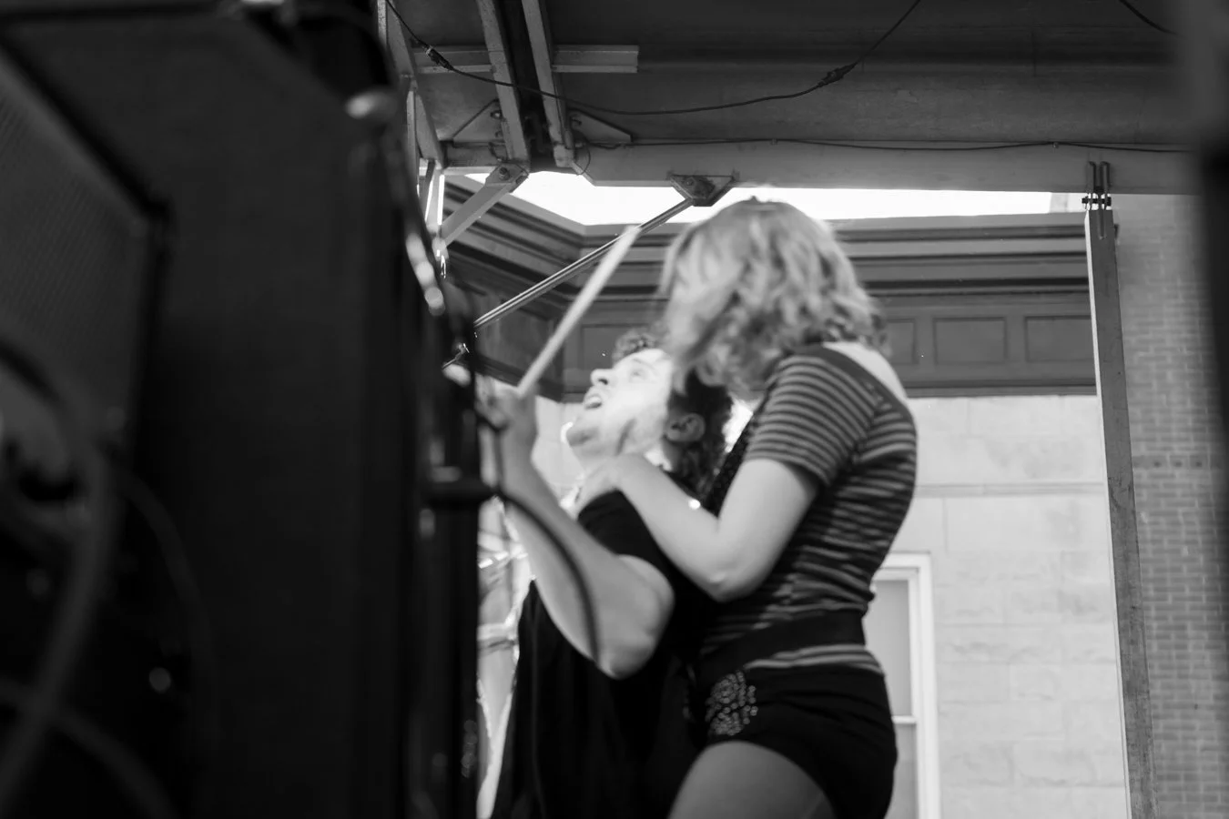 knee-his moto '26 victoria bw -29.jpg