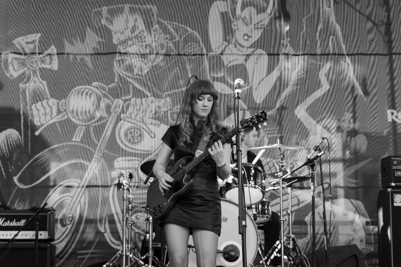 knee-his moto '26 victoria bw -51.jpg