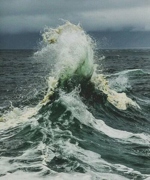 blue-dark-dark-sea-image-Favim.com-3519383.jpg