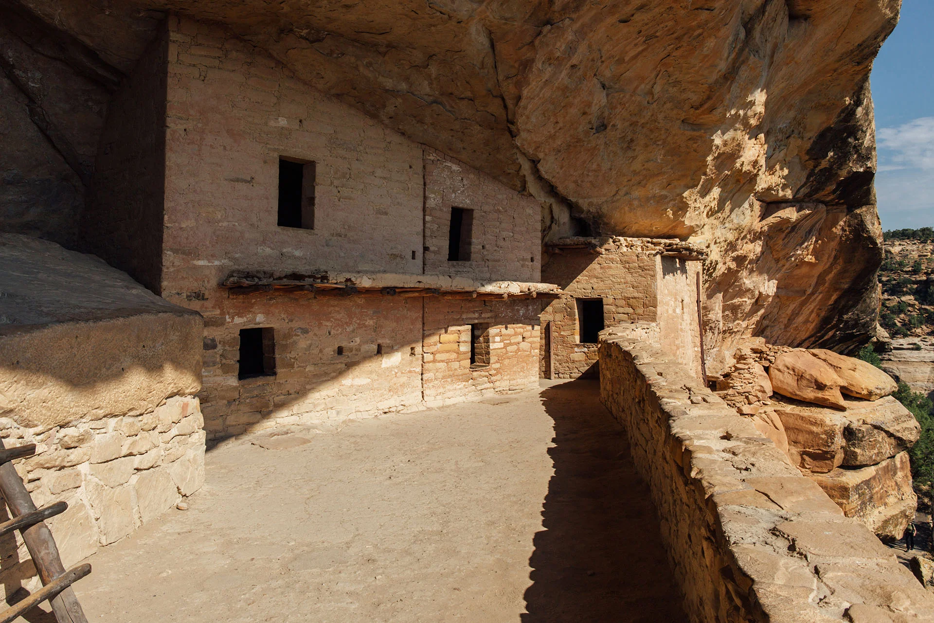 BALCONY_HOUSE_03_1080.jpg
