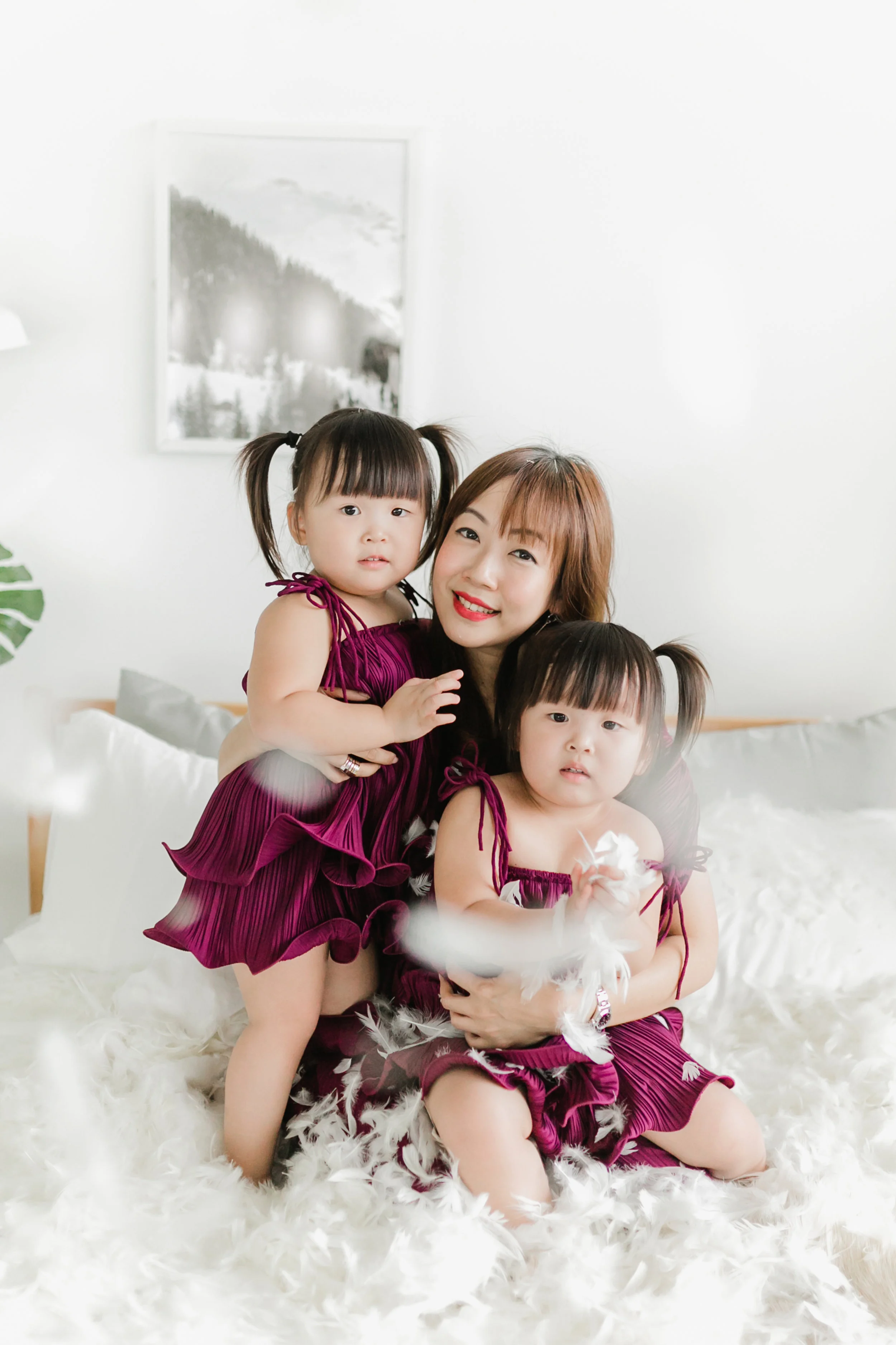 LEIALAUREN_PILLOWFIGHT-21.jpg