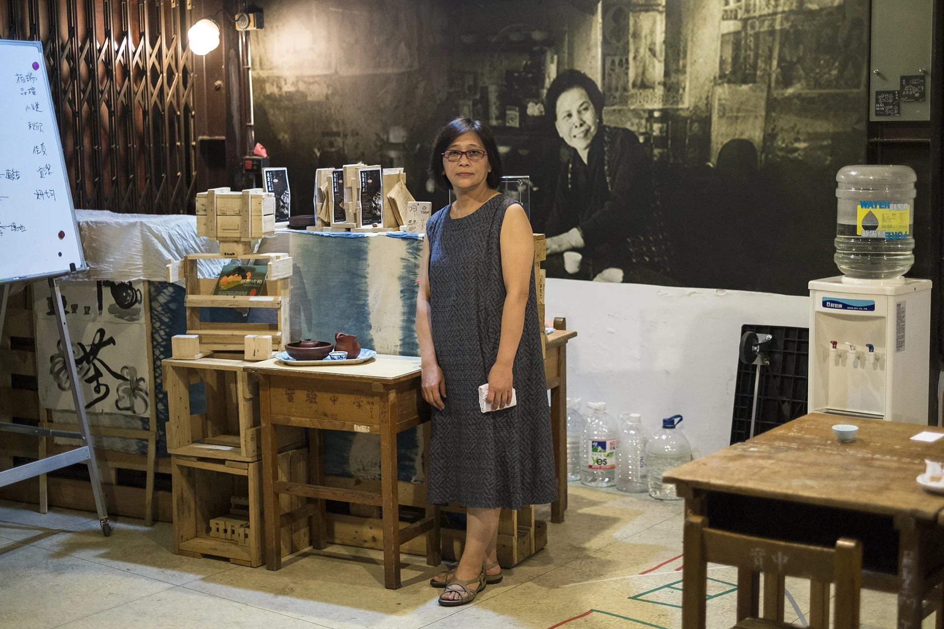 Zhang Ya-Ling the boss of a Taiwan traditional tea house. 鄭雅玲