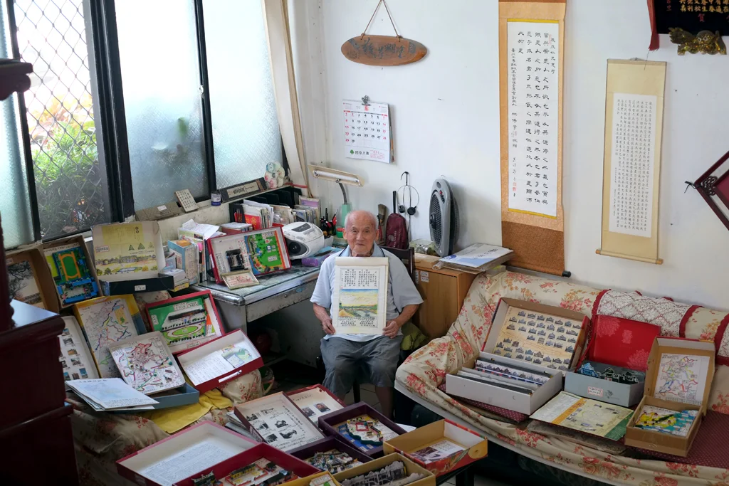 Liu Qing-Mao the ex-teacher and a literary and art workers劉慶茂