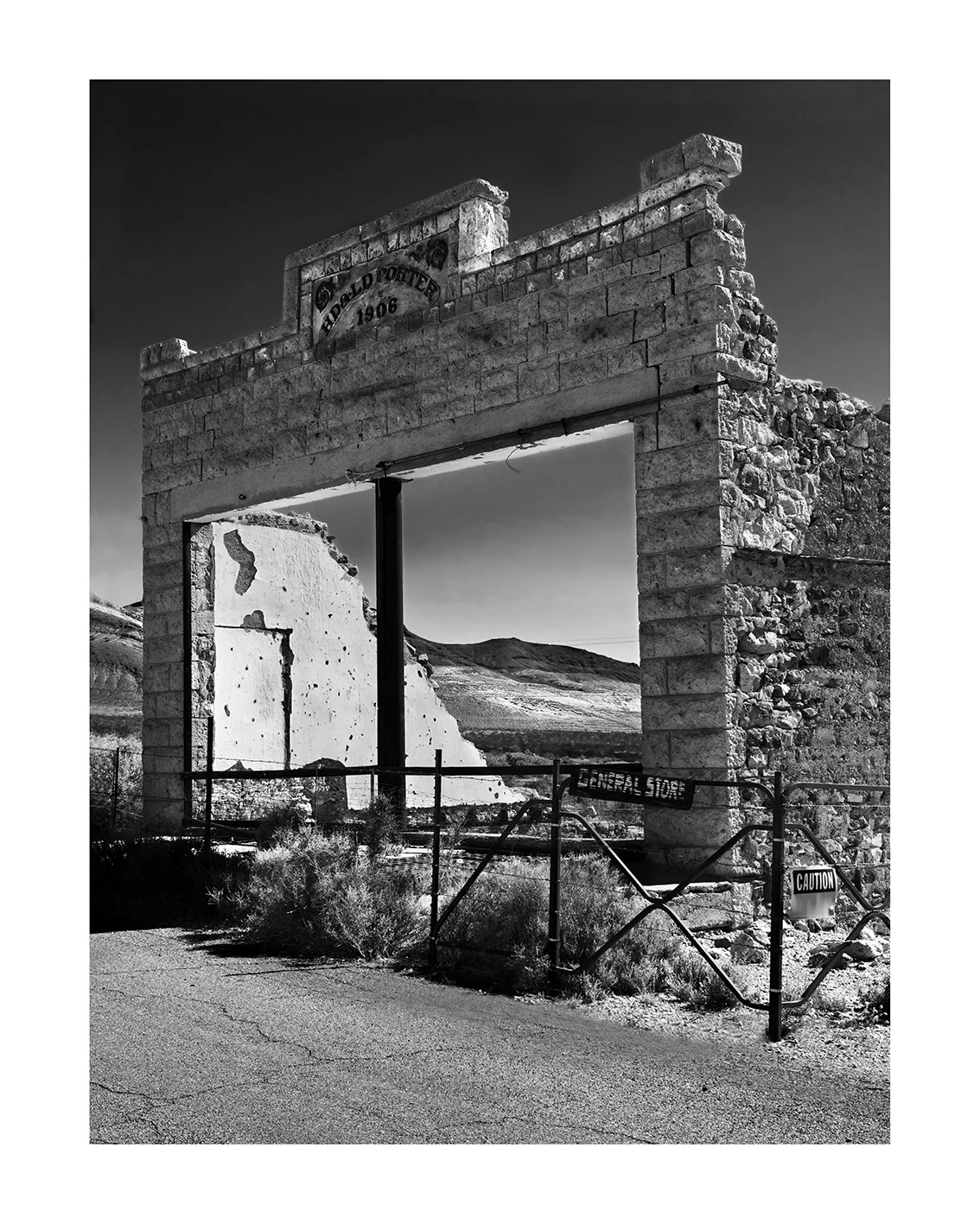 brokenbeautystore-aa-frame.jpg