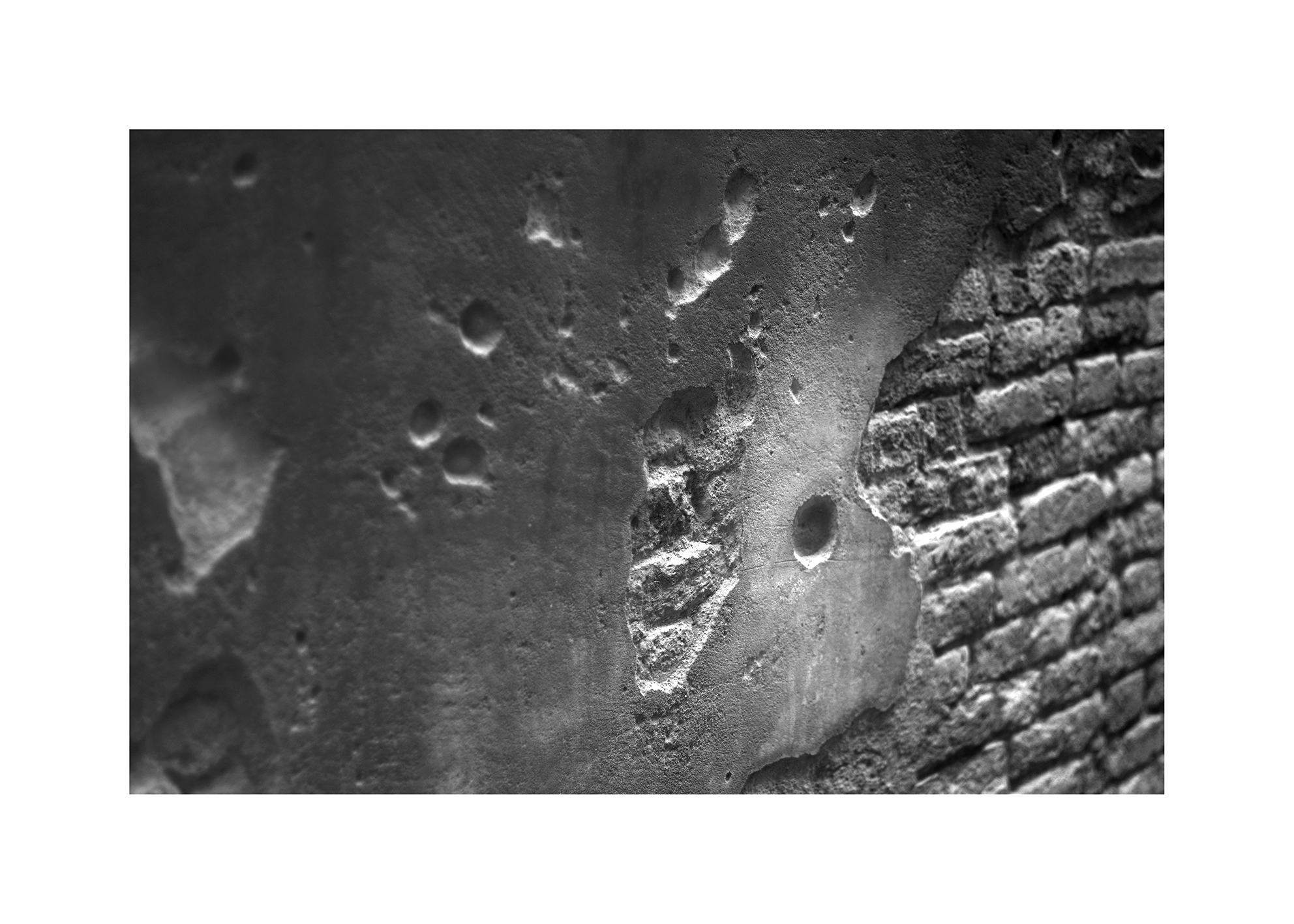 broken-wall-venice-wall-frame-56x36-crop-IMG_2144-copy-3.gif