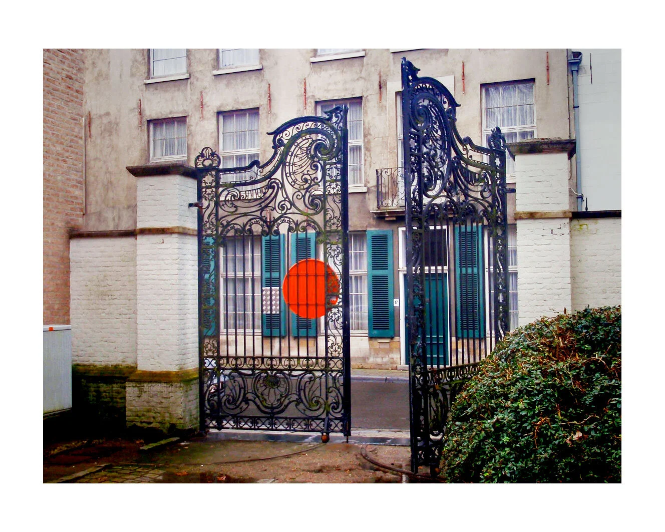 seeing-red-gate-frame-for-web-P3080058-2-copy-3.jpg