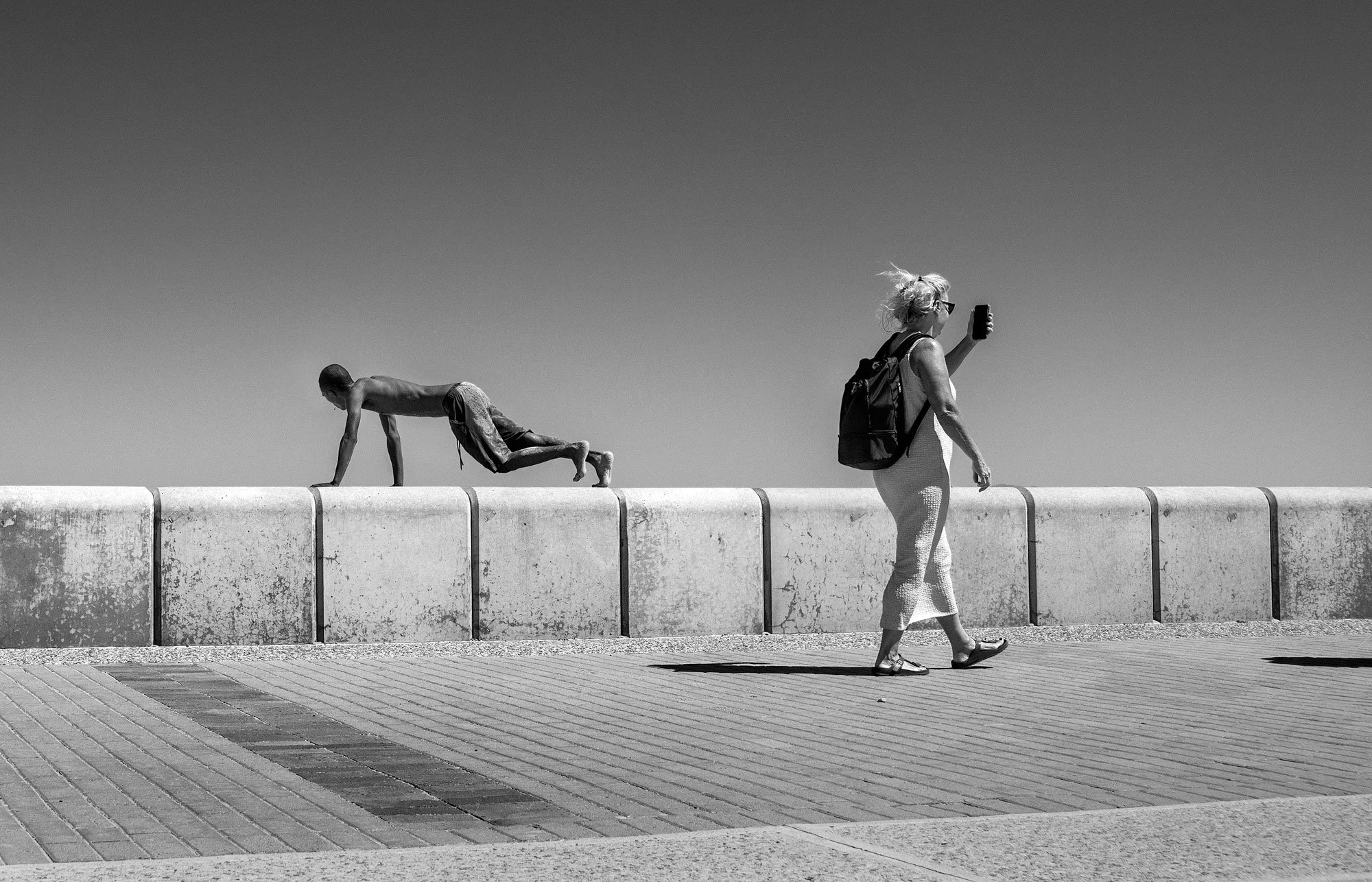 street-yogabnw.jpg