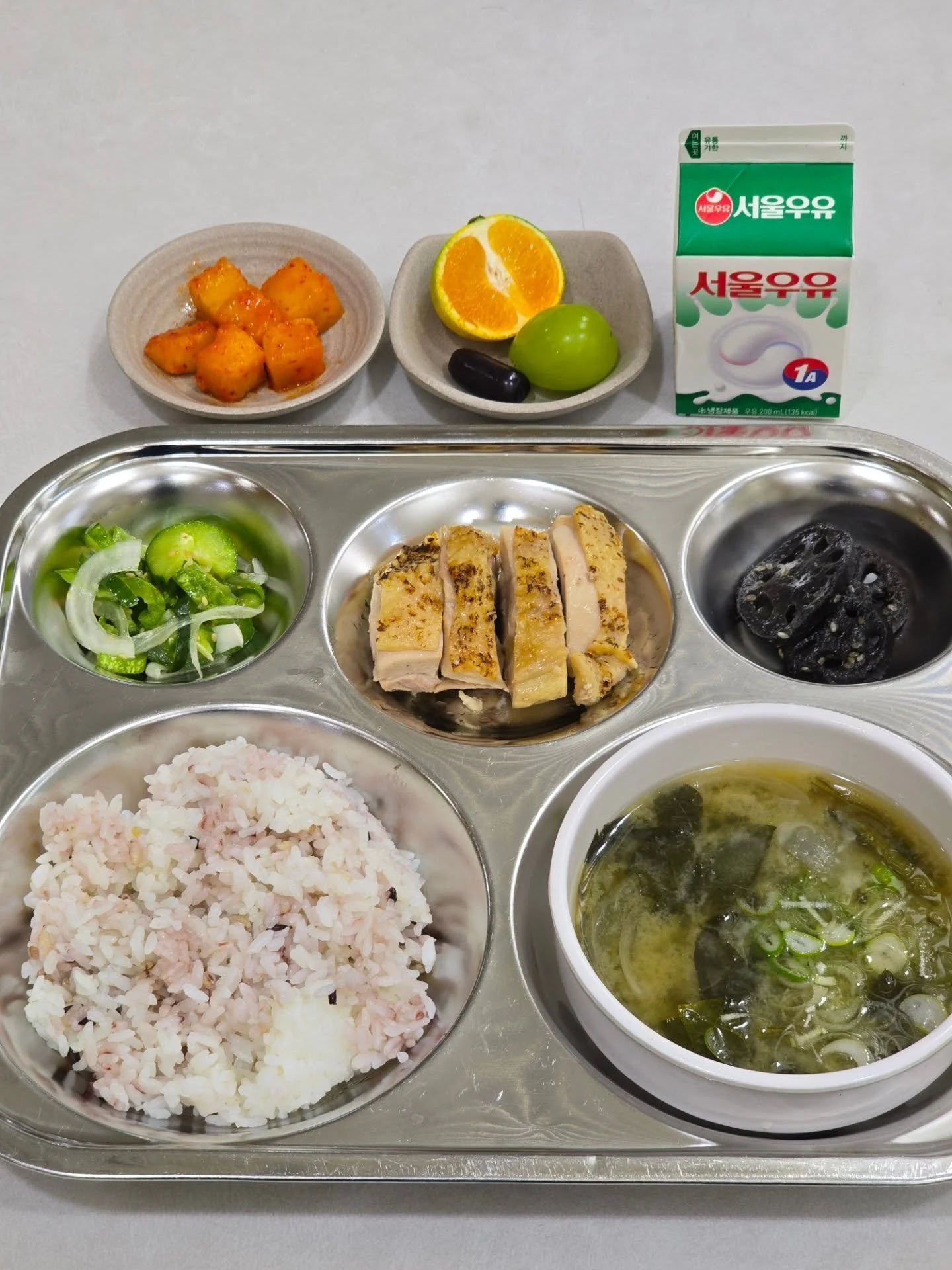 2025.10.31
Korean
Grilled Chicken - 숯불닭구이
Millet Rice - 기장밥
Spinach Miso Soup -  시금치 된장국
Cucumber Salad - 오이 무침
Braised Lotus Roots - 연근 조림 
Cubed Radish Kimchi - 깍두기
Fruit &amp; Milk

International
Shoyu Ramen
Cabbage Salad
Fried Seaweed Roll
Fruit
