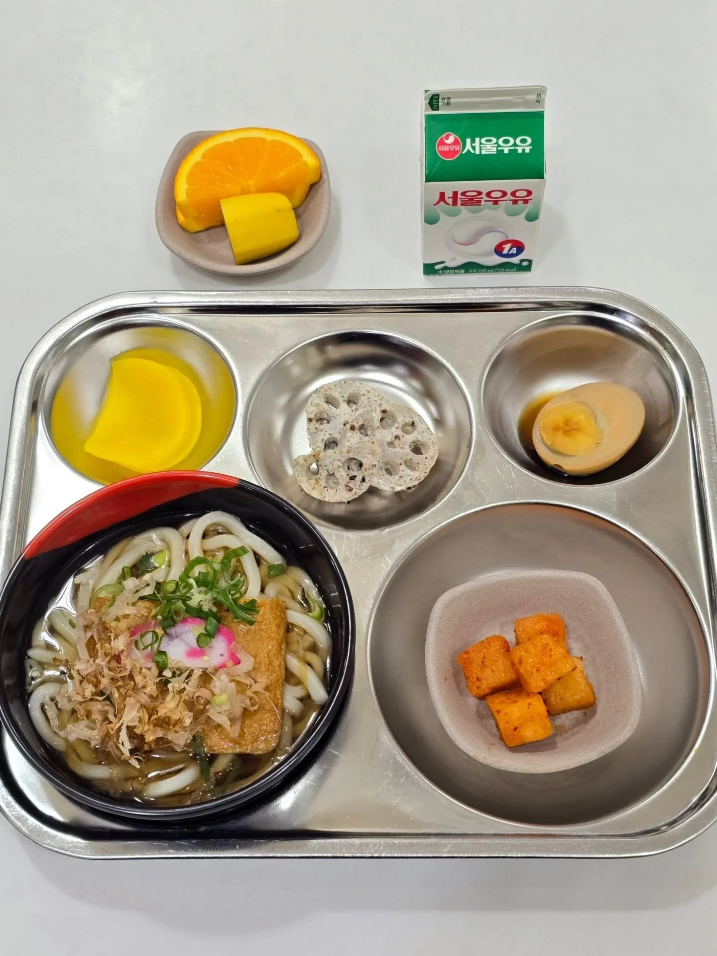 2026.05.12
Korean
Udon with Fried Tofu and Bonito Broth - 가쓰오 유부 우동 
Soy Sauce Braised Eggs - 계란 장조림 
Lotus Root Salad - 연근 들깨 샐러드 
Pickled Radish - 단무지 
Cubed Radish Kimchi - 깍두기 
Fruit
Milk

International
BBQ Roasted Chicken
Roasted Potatoes
Roaste