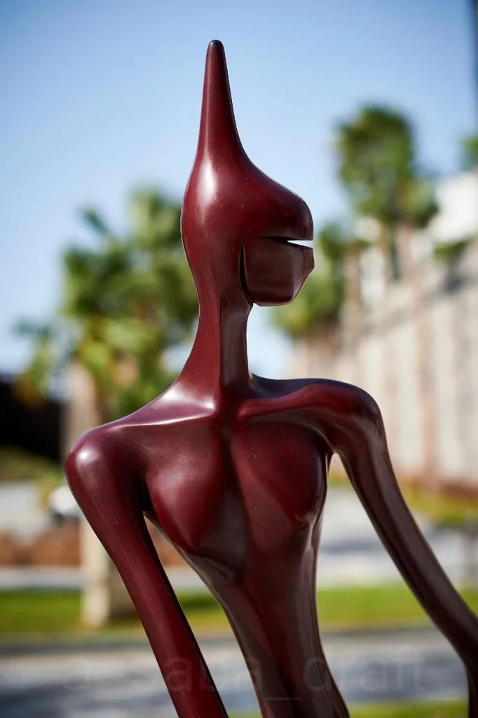  These are the DANCERS, fighting for life, for infinity, for the transformation happening in everything. They are contemporary but also ancient and future. Artist quote: “My artistic contribution is that of joining those that before me have given dep