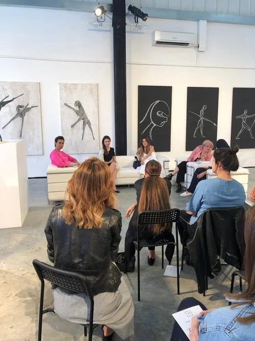 Woman and their contribution in the art business