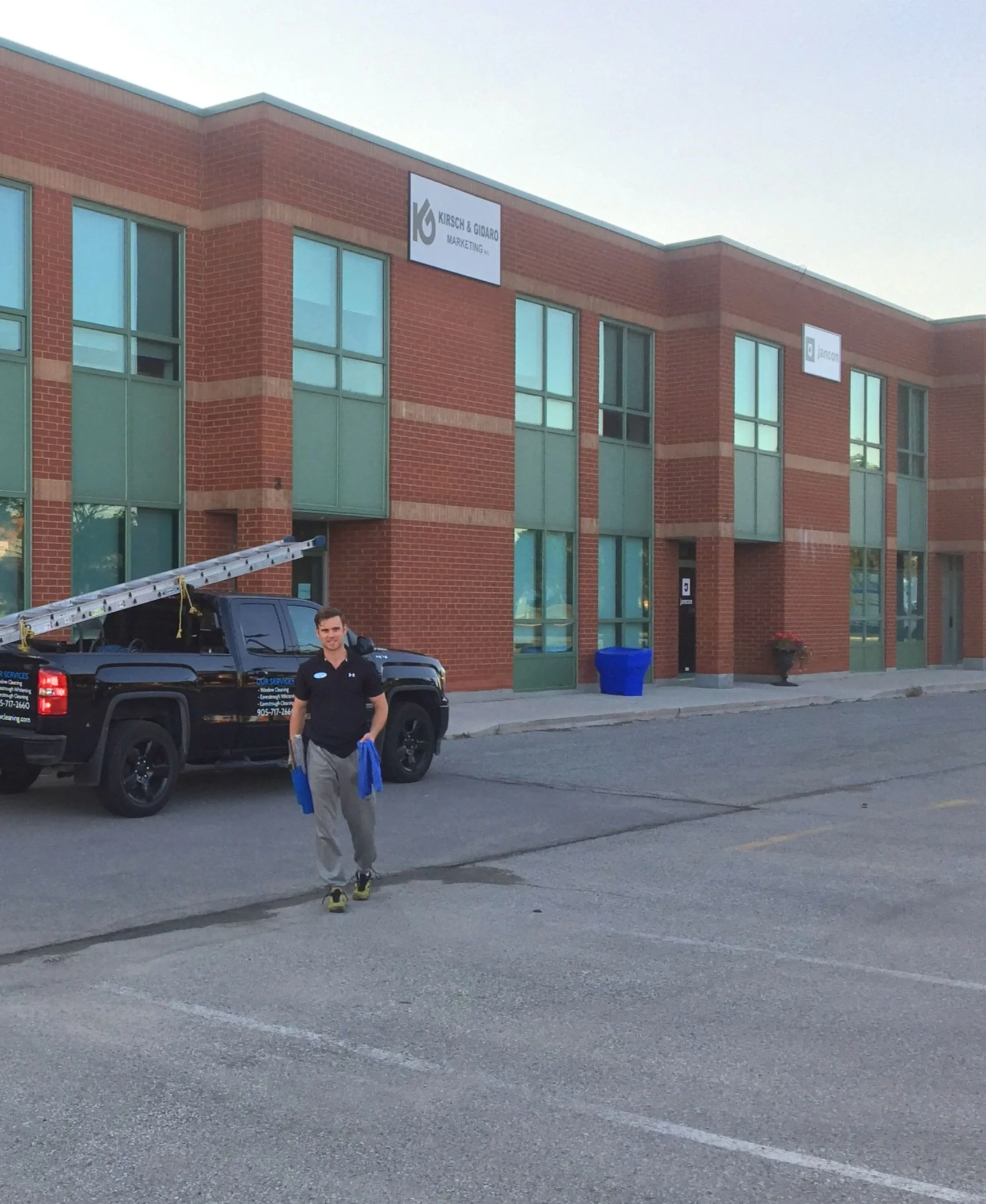 Commercial_window_cleaning.jpg