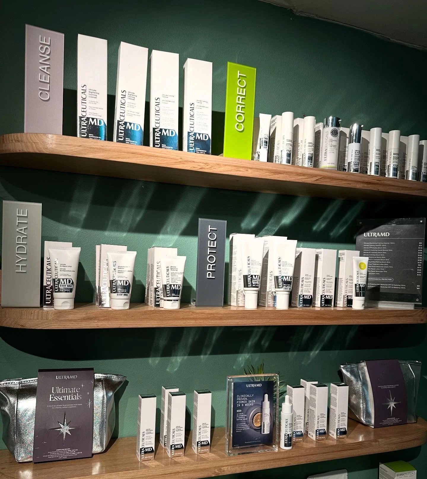 Ultraceuticals UltraMD is a sophisticated medical grade skincare range that was developed to enable doctors and nurses to prescribe more concentrated skin topicals in clinic. 
To learn more book a complimentary skin consultation with myself at the be
