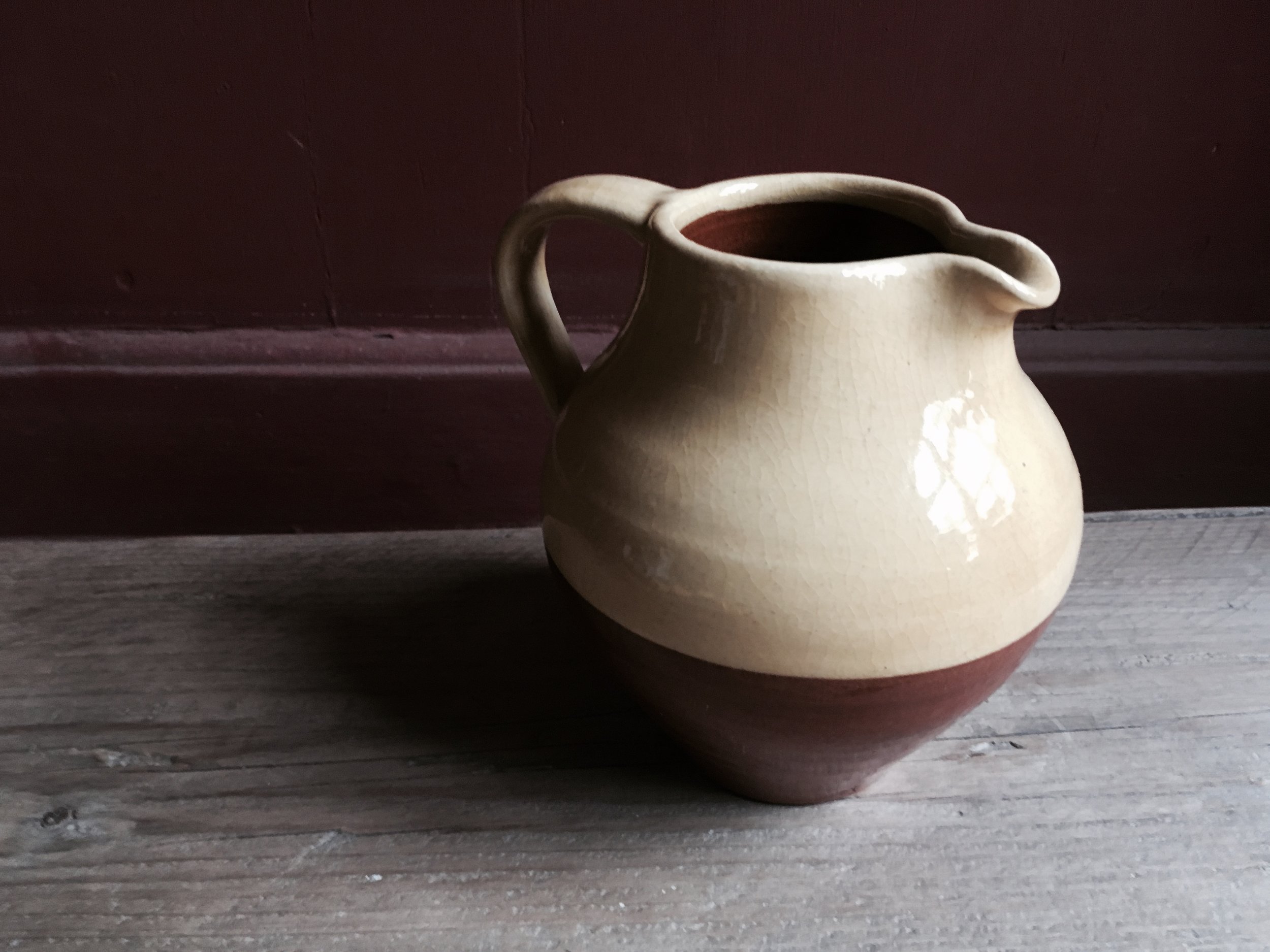manorhouse1690_shop_crowland_lincolnshire_fens_antiques_places_to_visit_17thcentury_slipware_jug.jpg